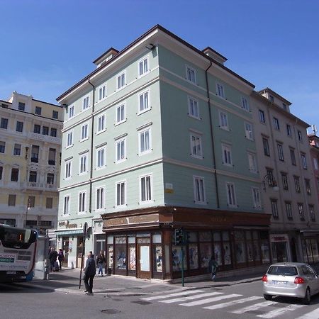 Domo Apartments - Trieste Goldoni Exterior photo