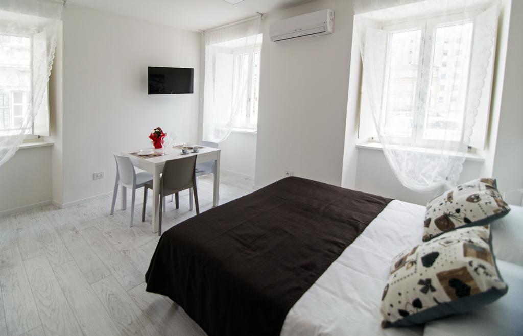 Domo Apartments - Trieste Goldoni Exterior photo